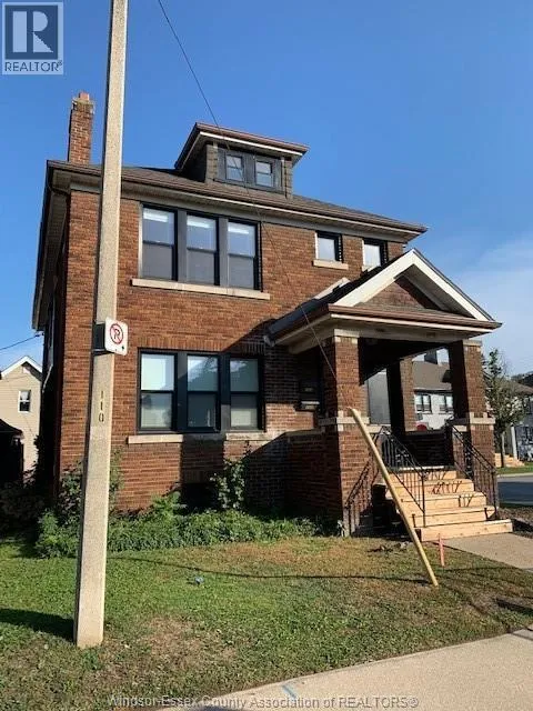 Duplex for rent: 1496/1498 Giles East Unit# Upper, Windsor, Ontario N9A 4H1