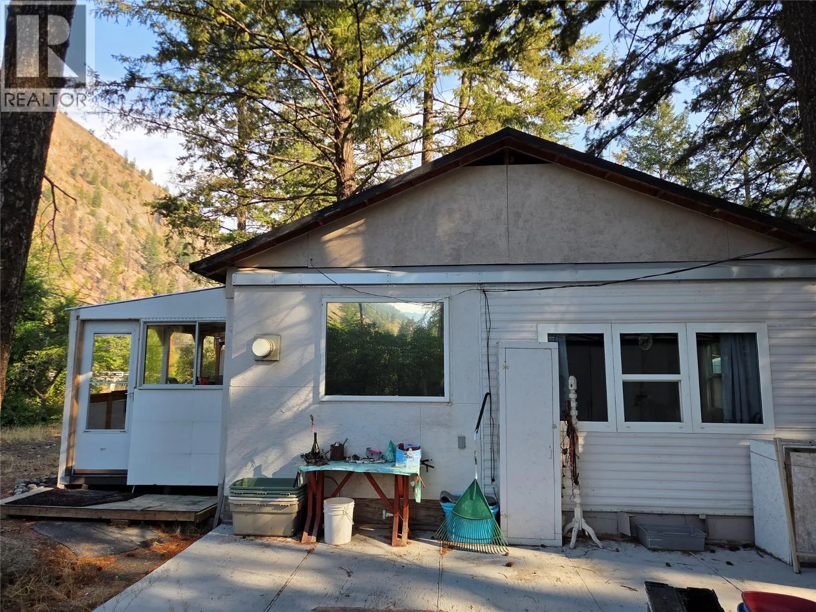 Manufactured Home for rent: 1498 Main Street Unit# 15, Olalla, British Columbia V0X 1N6