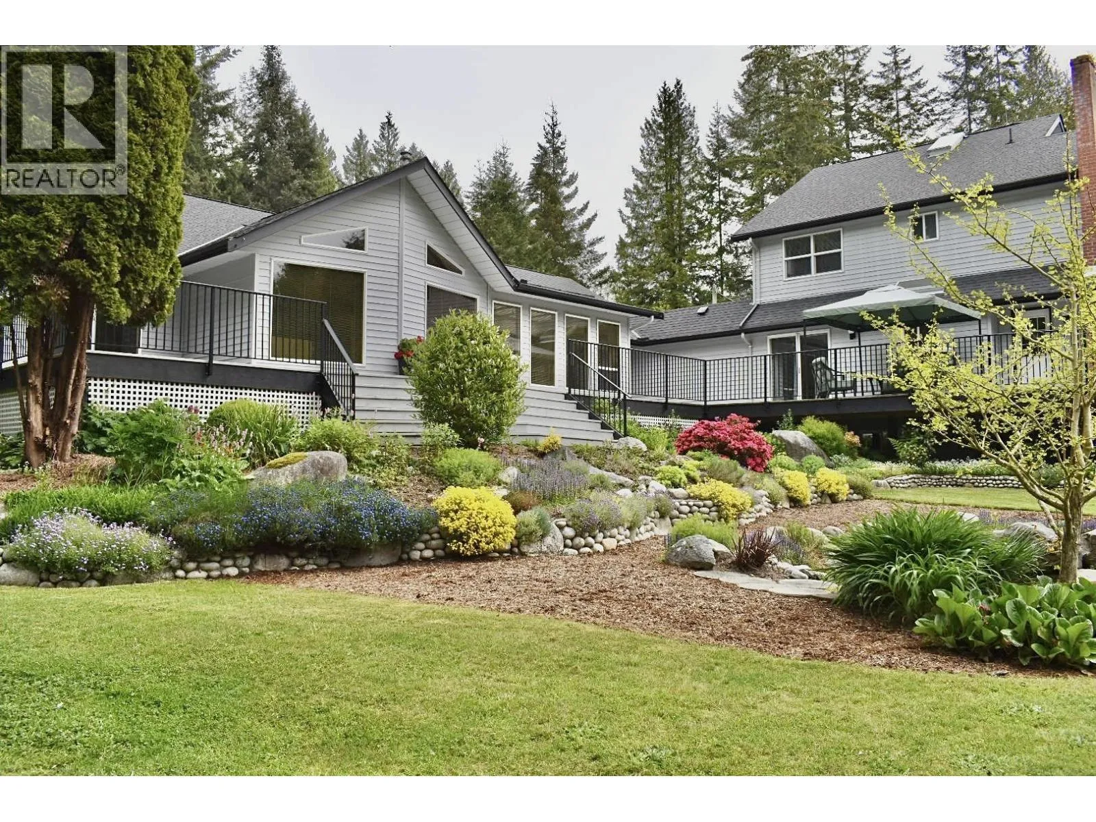 House for rent: 1499 Hanbury Road, Roberts Creek, British Columbia V0N 2W1