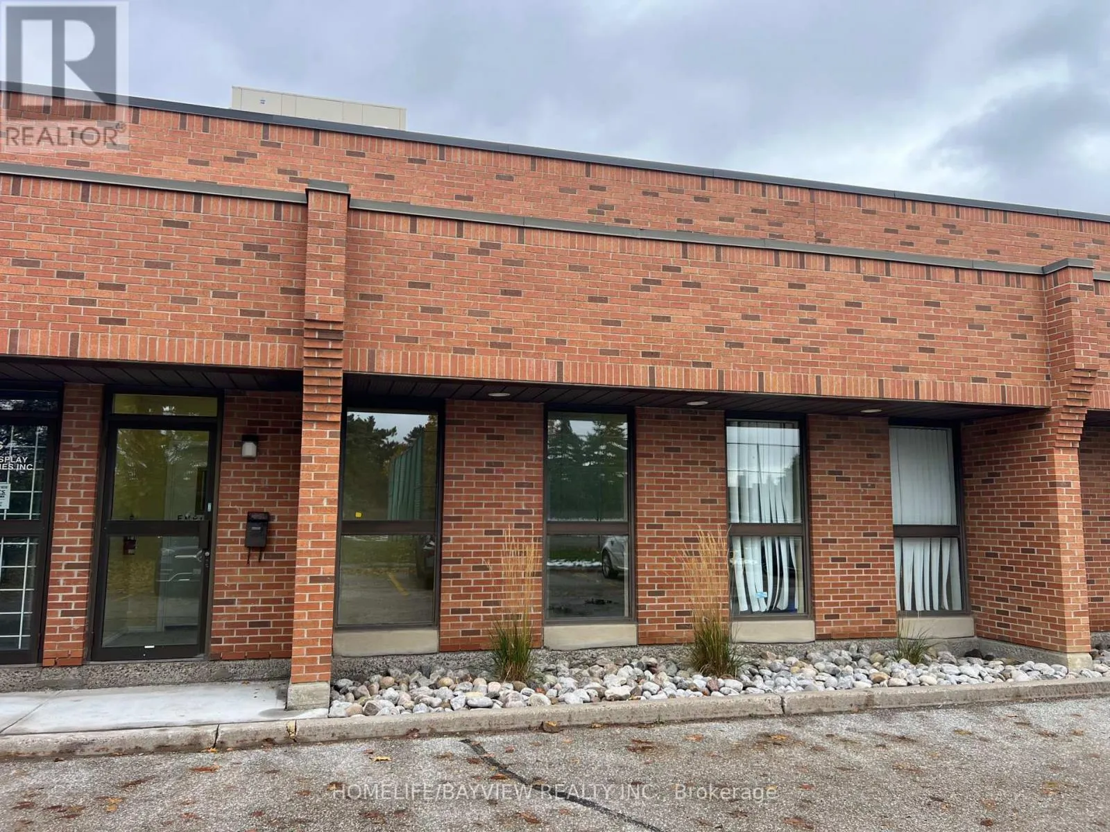 15 - 200 Connie Crescent, Vaughan, Ontario L4K 1M1