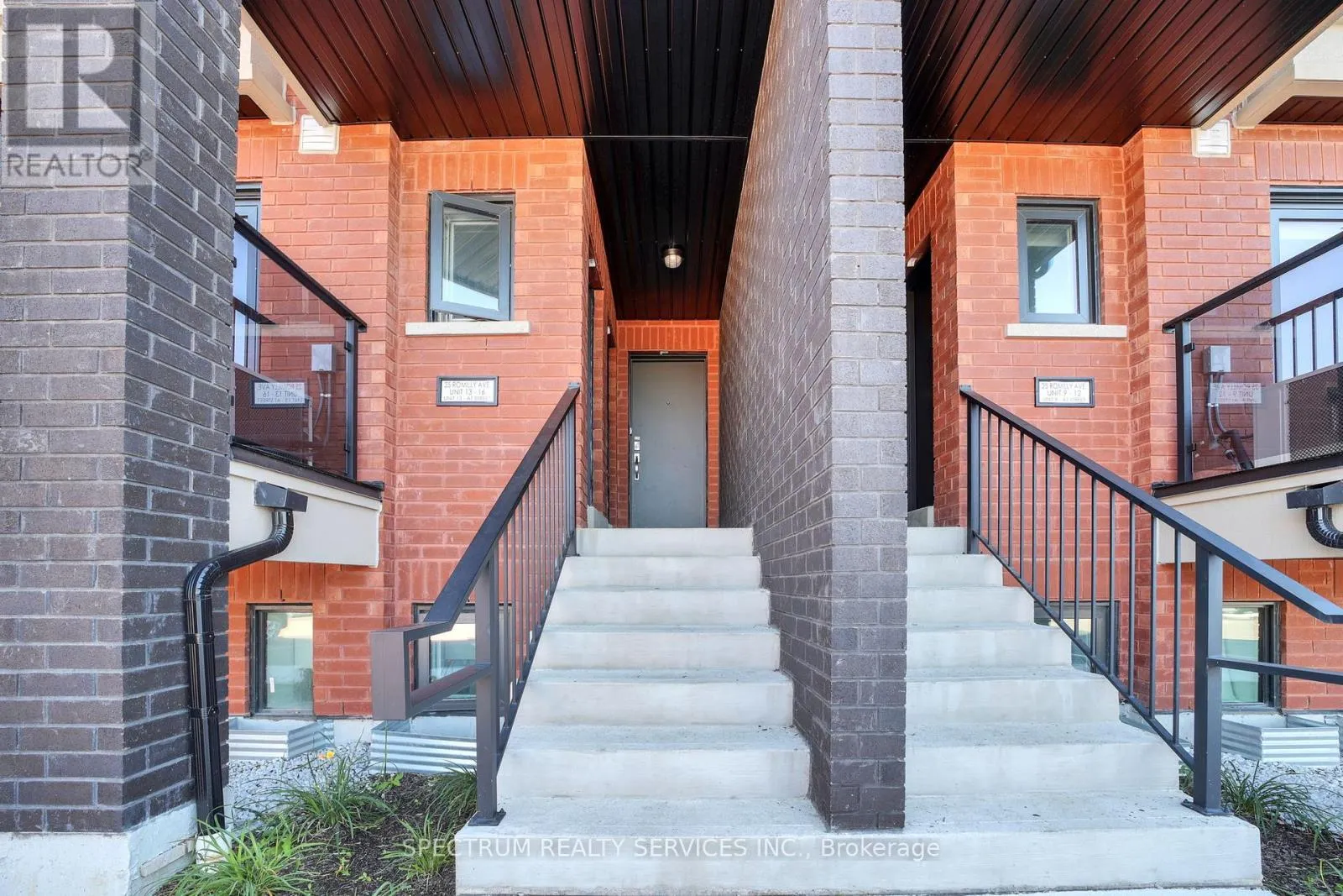 Row / Townhouse for rent: 15 - 25 Romilly Avenue, Brampton, Ontario L7A 5L8