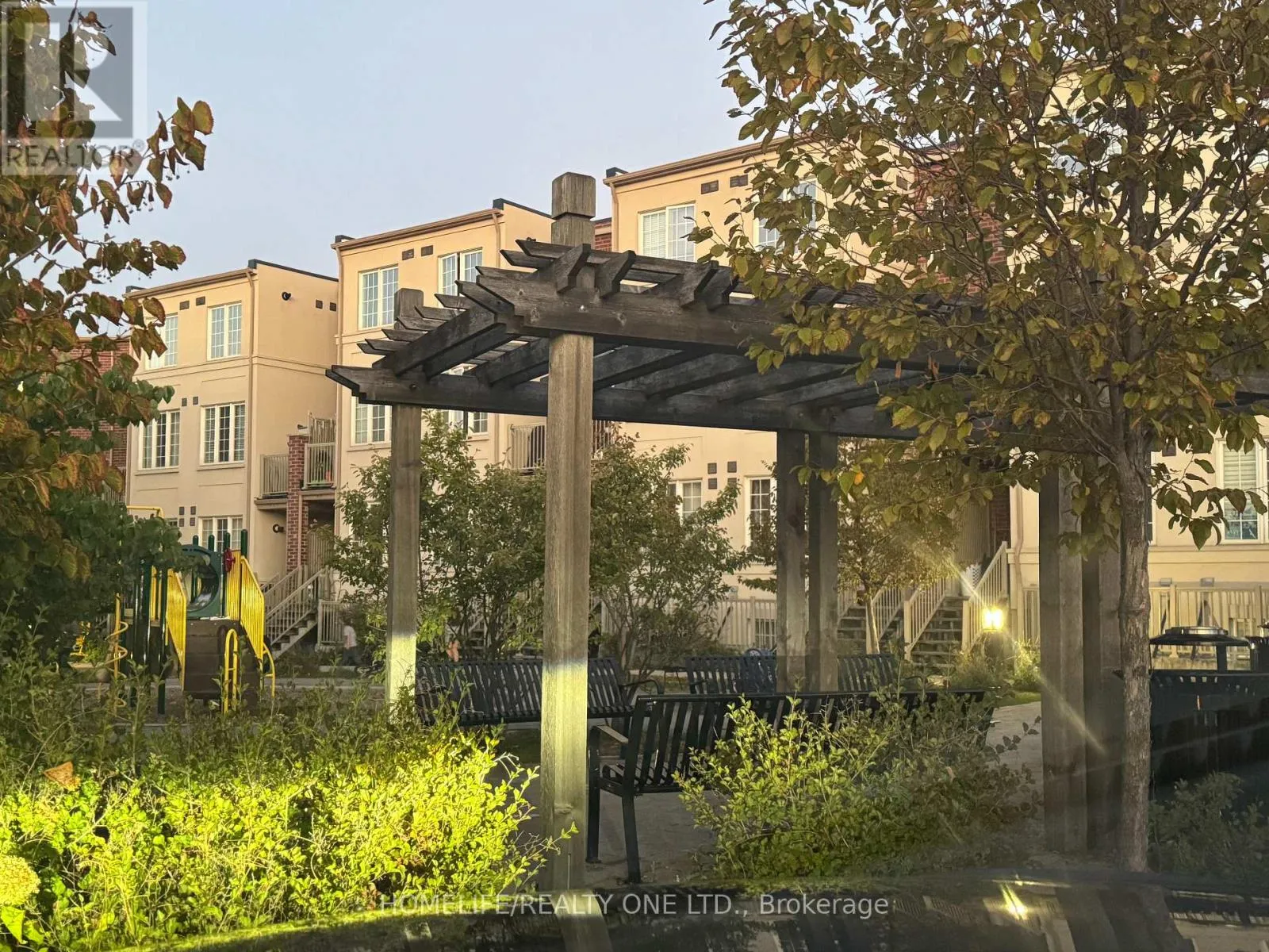 Row / Townhouse for rent: 15 - 29 Island Road, Toronto, Ontario M1C 2P5