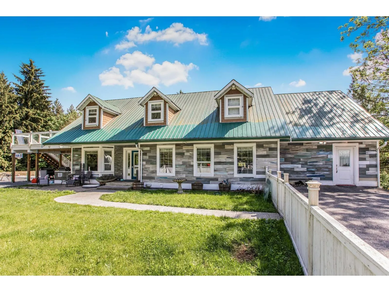 House for rent: 15 29750 Sangara Avenue, Abbotsford, British Columbia V4X 2G3