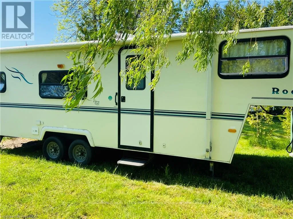 Mobile Home for rent: 15 - 9 Tamarac Road, Northern Bruce Peninsula, Ontario N0H 2R0