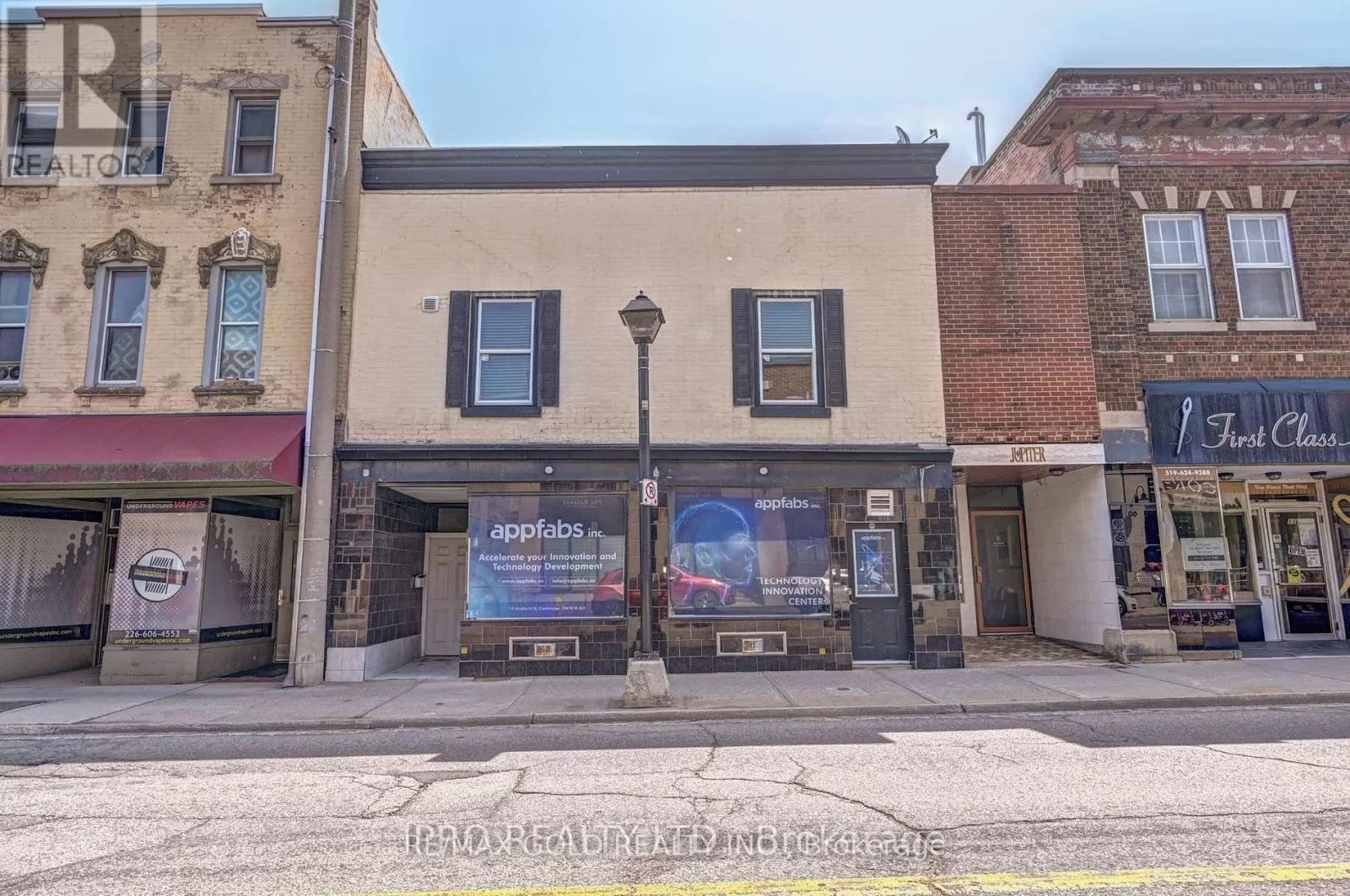 Retail for rent: 15 Ainslie Street N, Cambridge, Ontario N1R 3J3