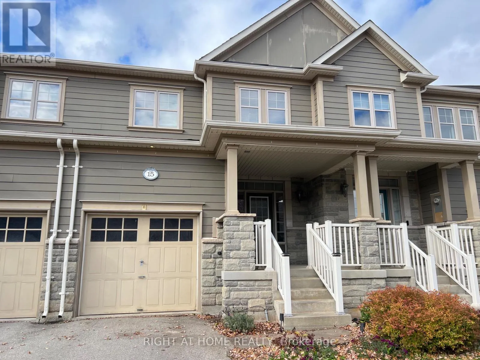 Row / Townhouse for rent: 15 Aird Court, Milton, Ontario L9T 3Y1