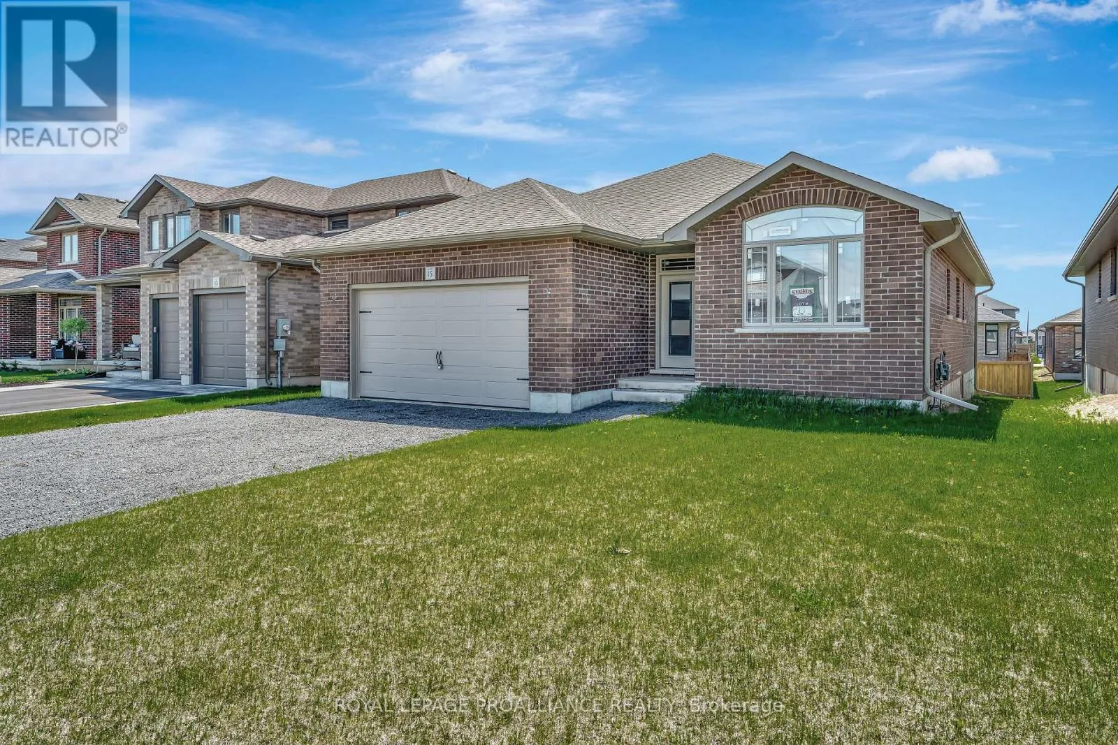 House for rent: 15 Andrew Crescent, Quinte West, Ontario K8V 0K1