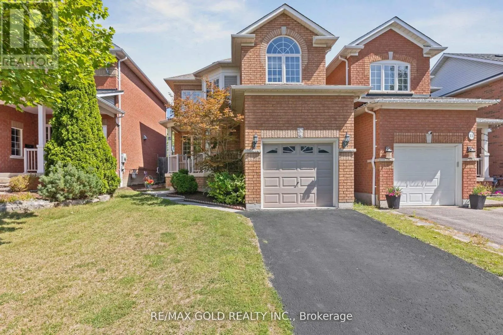 House for rent: 15 Blanchard Court, Whitby, Ontario L1M 1H5