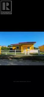 House for rent: 15 Calle Central Street, Panama, Ontario