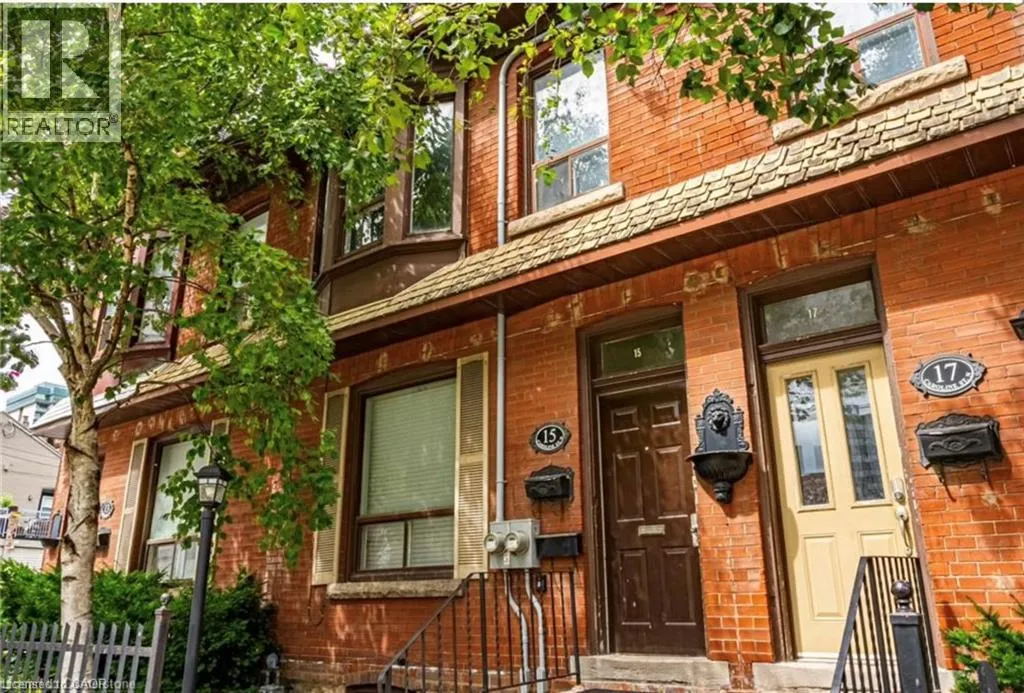 Row / Townhouse for rent: 15 Caroline Street N, Hamilton, Ontario L8R 2R5