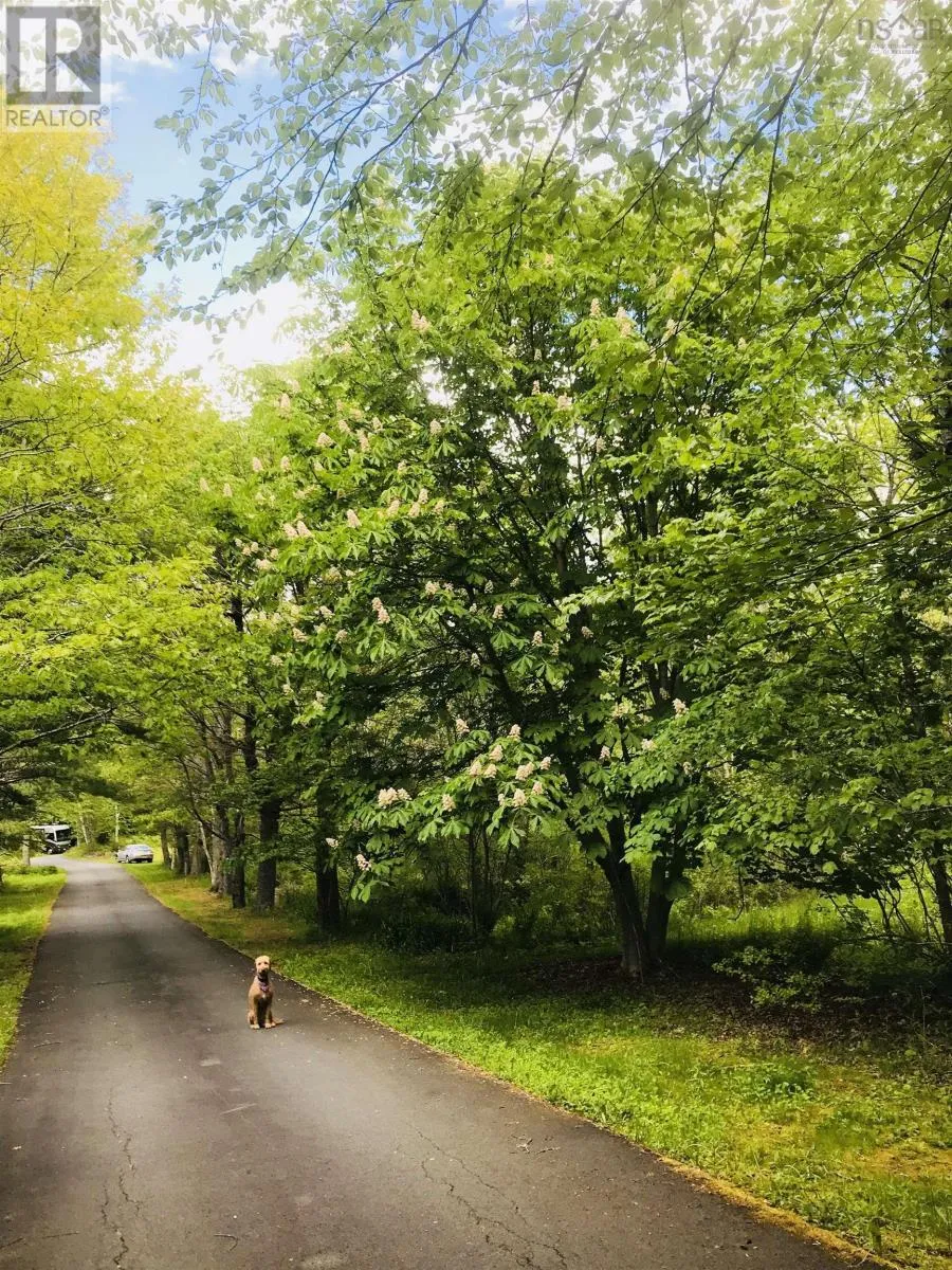 15 Cottage Lane, Windsor Junction, Nova Scotia B2T 1G7