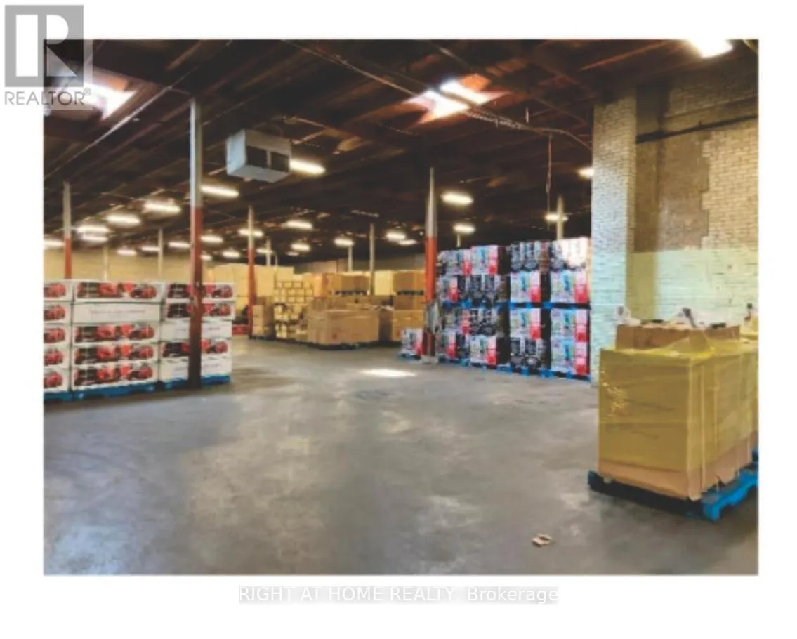 Warehouse for rent: 15 Curity Avenue, Toronto, Ontario M4B 1X4