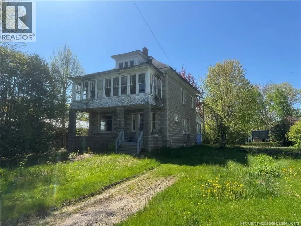 15 Elm Street, McAdam, New Brunswick E6J 1X5