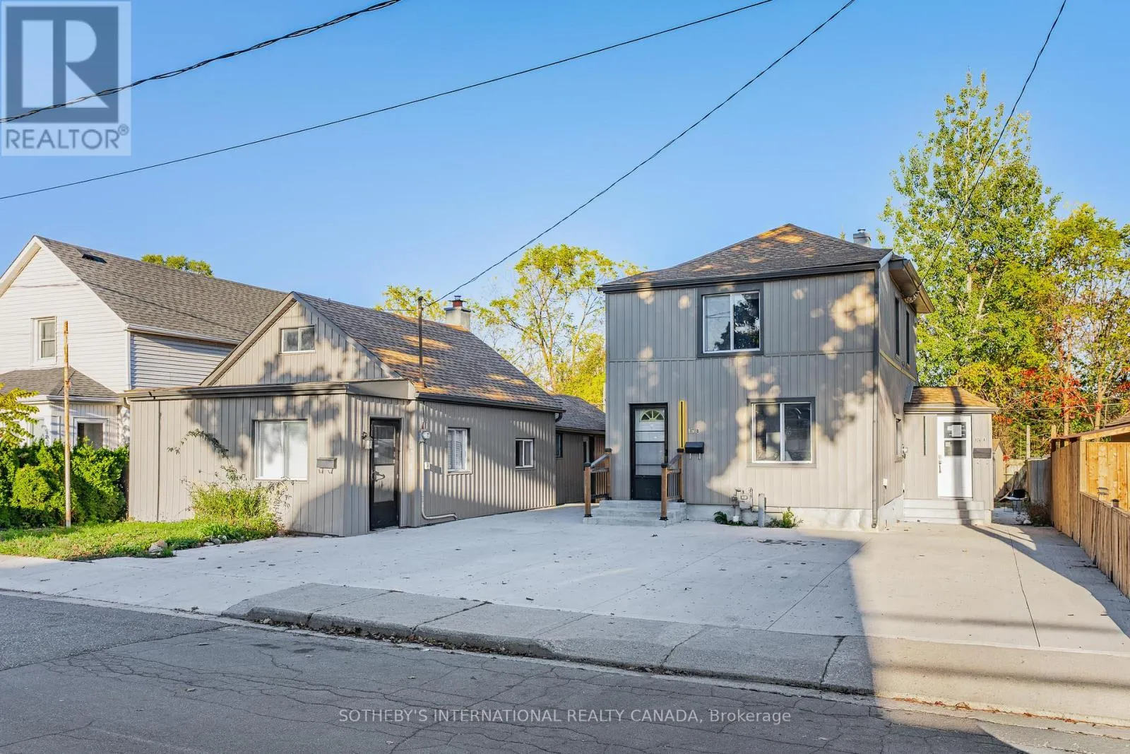 Duplex for rent: 15 Grantham Avenue, Cambridge, Ontario N1R 4V3