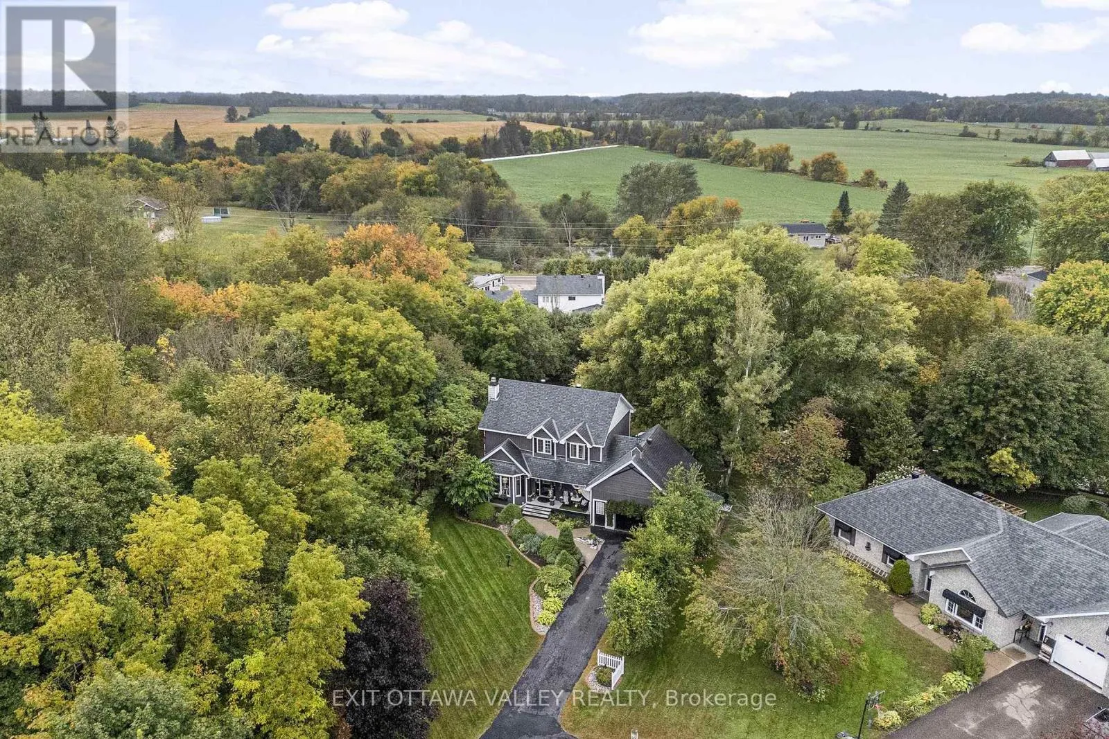 House for rent: 15 Hume Street, Whitewater Region, Ontario K0J 1C0