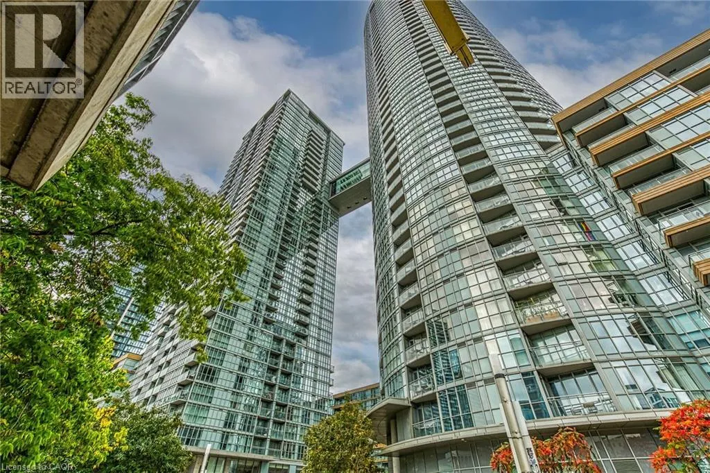 Apartment for rent: 15 Iceboat Terrace Unit# 1205, Toronto, Ontario M5V 4A5