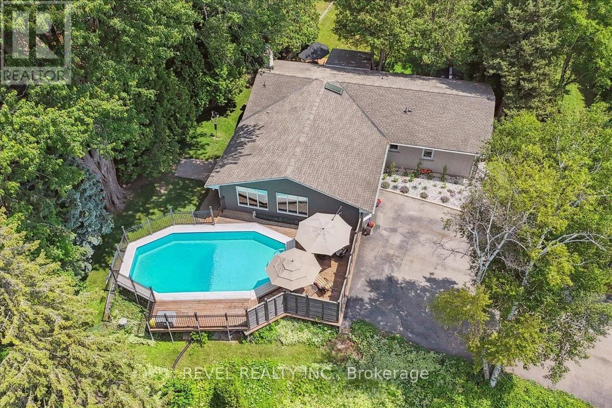 House for rent: 15 Ireson Road, Burlington, Ontario L7R 3X5