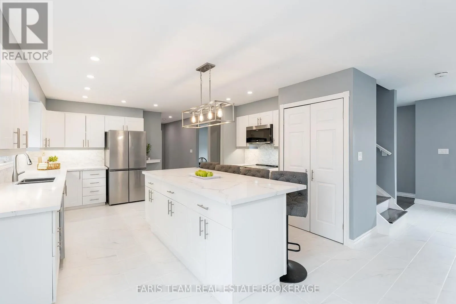 House for rent: 15 Lankin Avenue, Bracebridge), Ontario P1L 1Y4