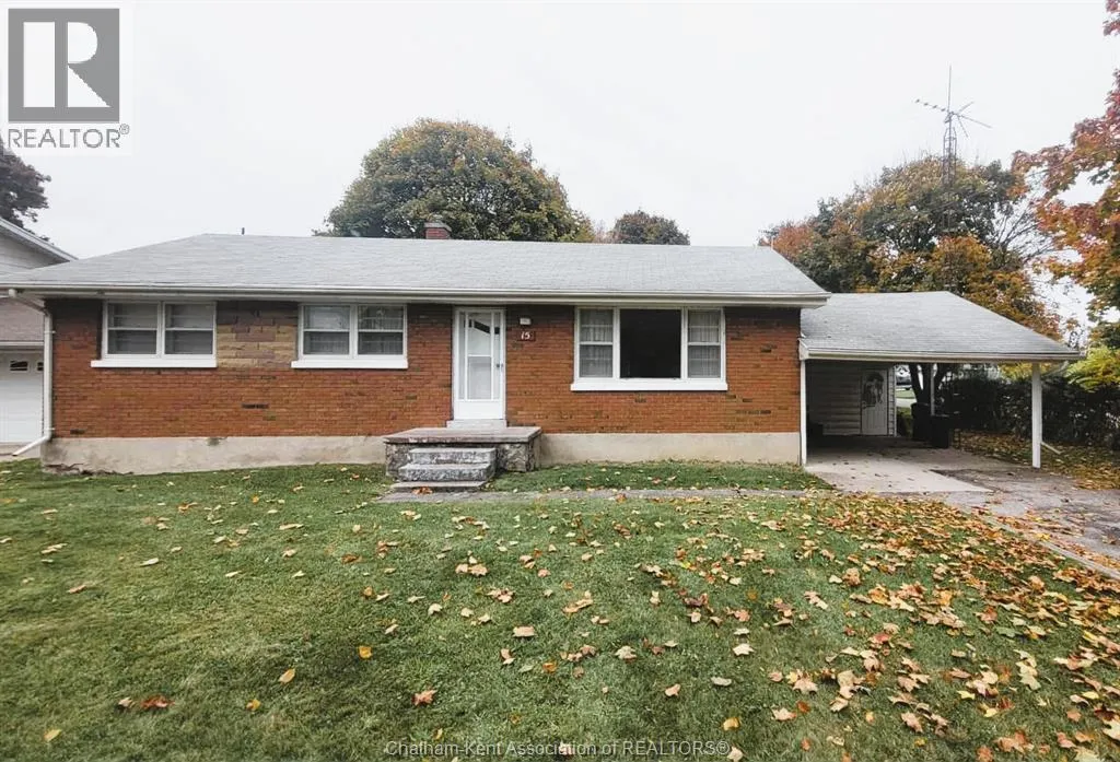 House for rent: 15 Lawrence Street, Wallaceburg, Ontario N8A 2B1