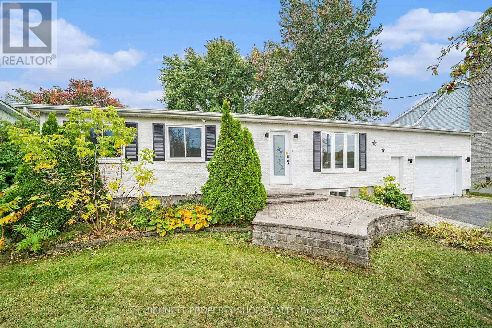 House for rent: 15 Maisonneuve Street, Clarence-Rockland, Ontario K0A 1E0