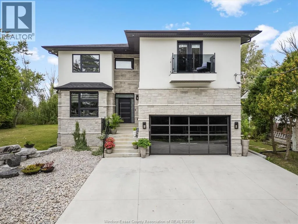 House for rent: 15 Major Boulevard, LaSalle, Ontario N9J 1C6