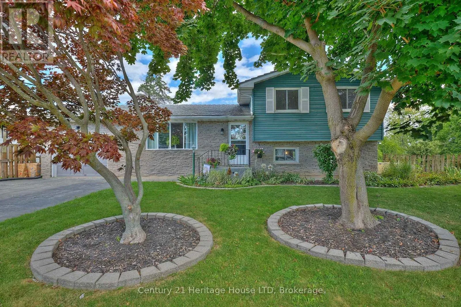 House for rent: 15 Malkin Avenue, Fort Erie, Ontario L2A 5H9