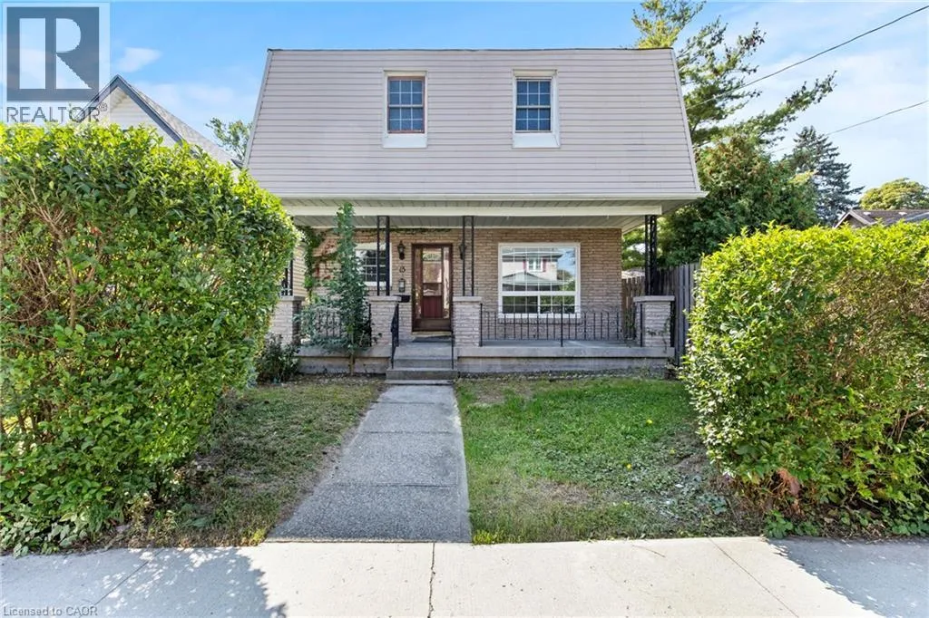 Duplex for rent: 15 Mccormick Street, Welland, Ontario L3C 4L8