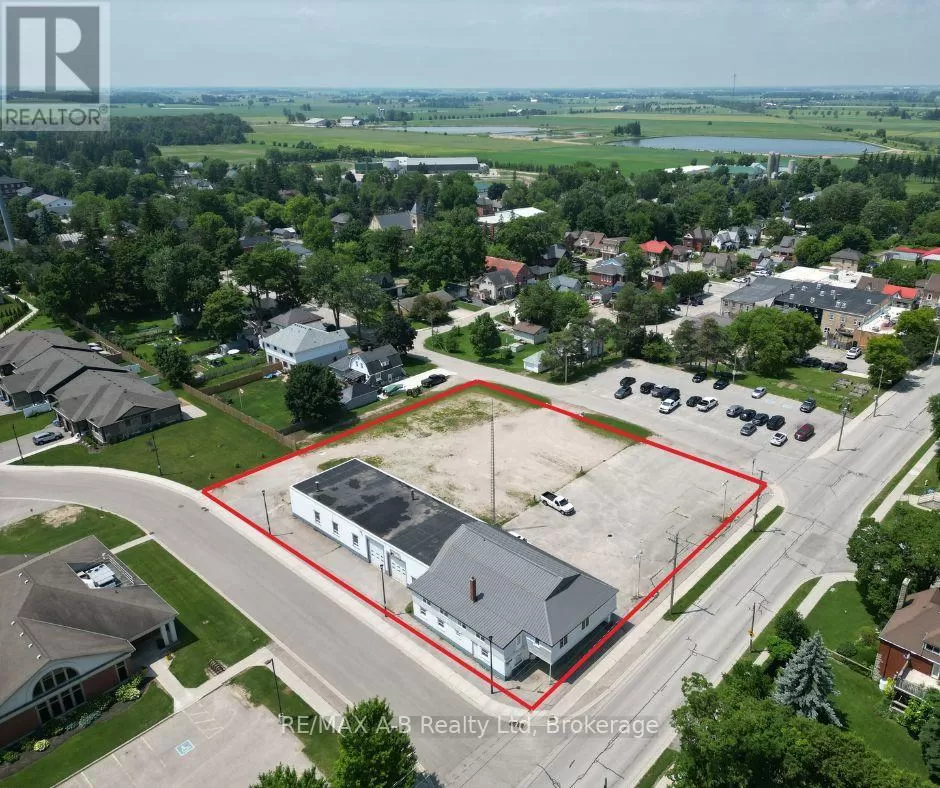 15 Mill Street E, Perth East, Ontario N0K 1M0