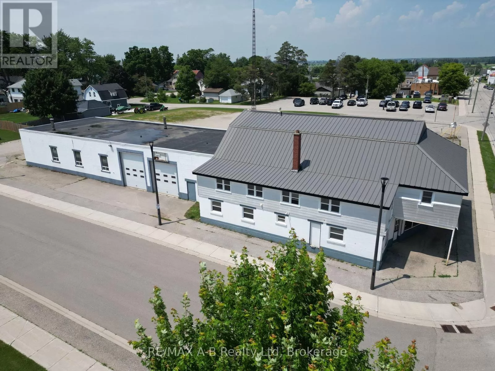 Residential Commercial Mix for rent: 15 Mill Street E, Perth East, Ontario N0K 1M0