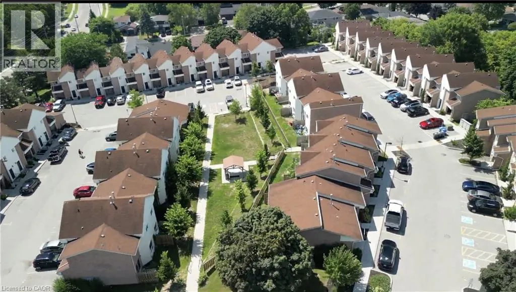 15 Millwood Crescent, Kitchener, Ontario N2P 1X3