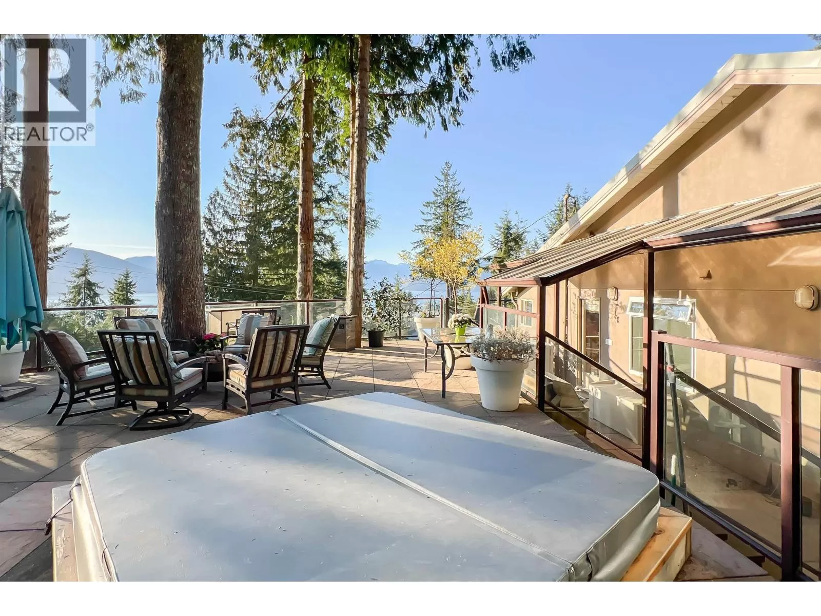 House for rent: 15 Oceanview Road, Lions Bay, British Columbia V0N 2E0