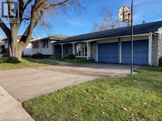 House for rent: 15 Penrose Avenue, Kitchener, Ontario N2A 1E9