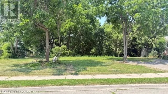 15 Robinson Street N, Grimsby, Ontario L3M 3C8