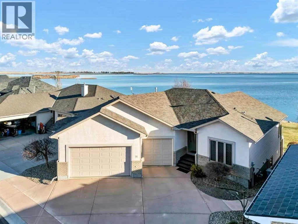 House for rent: 15 White Pelican Way, Lake Newell Resort, Alberta T1R 0X5