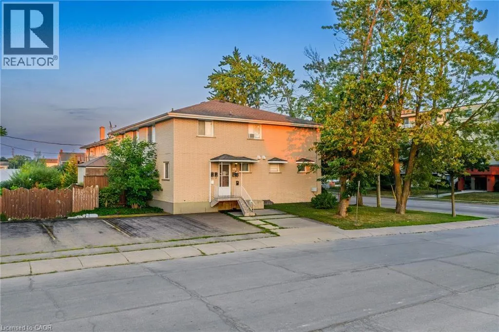 Apartment for rent: 150 Hagar Street Unit# Main, Welland, Ontario L3B 4J8