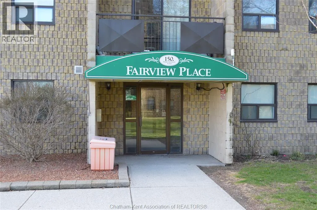 Apartment for rent: 150 Park Avenue Unit# 212, Chatham, Ontario N7M 3V6