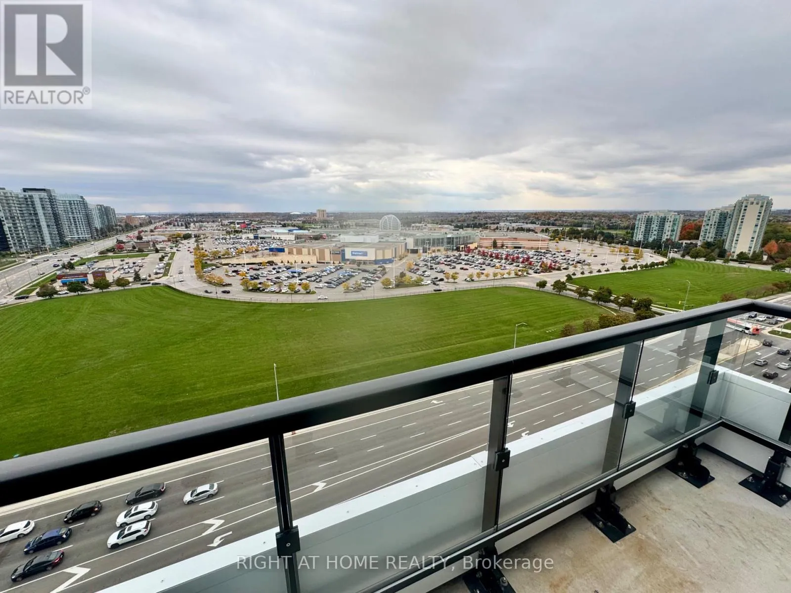 Apartment for rent: 1501 - 2485 Eglinton Avenue W Avenue, Mississauga, Ontario L5M 2T1