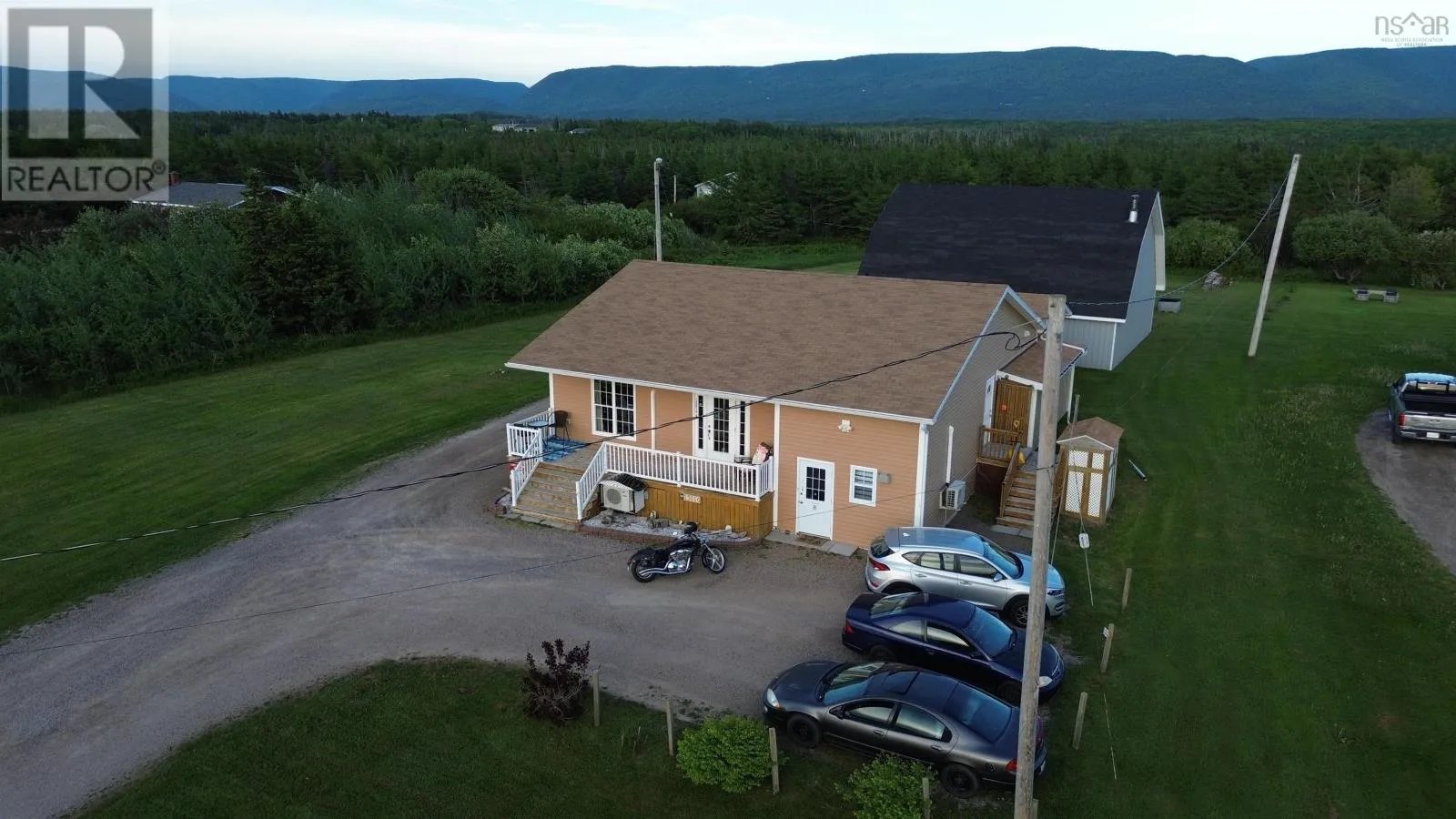 House for rent: 15010 Cabot Trail, ChA(C)ticamp, Nova Scotia B0E 1H0