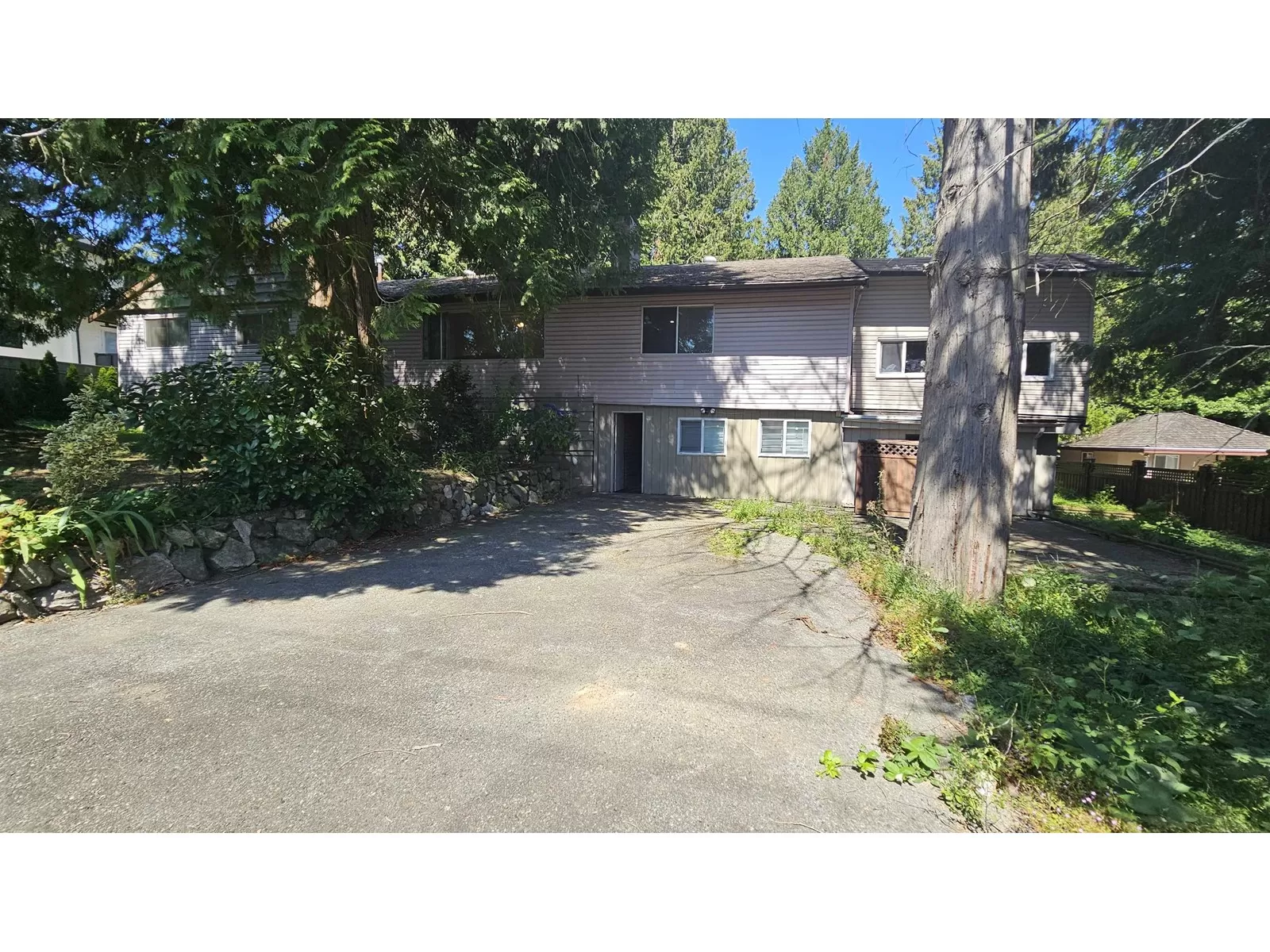 House for rent: 15023 72 Avenue, Surrey, British Columbia V3S 2G3