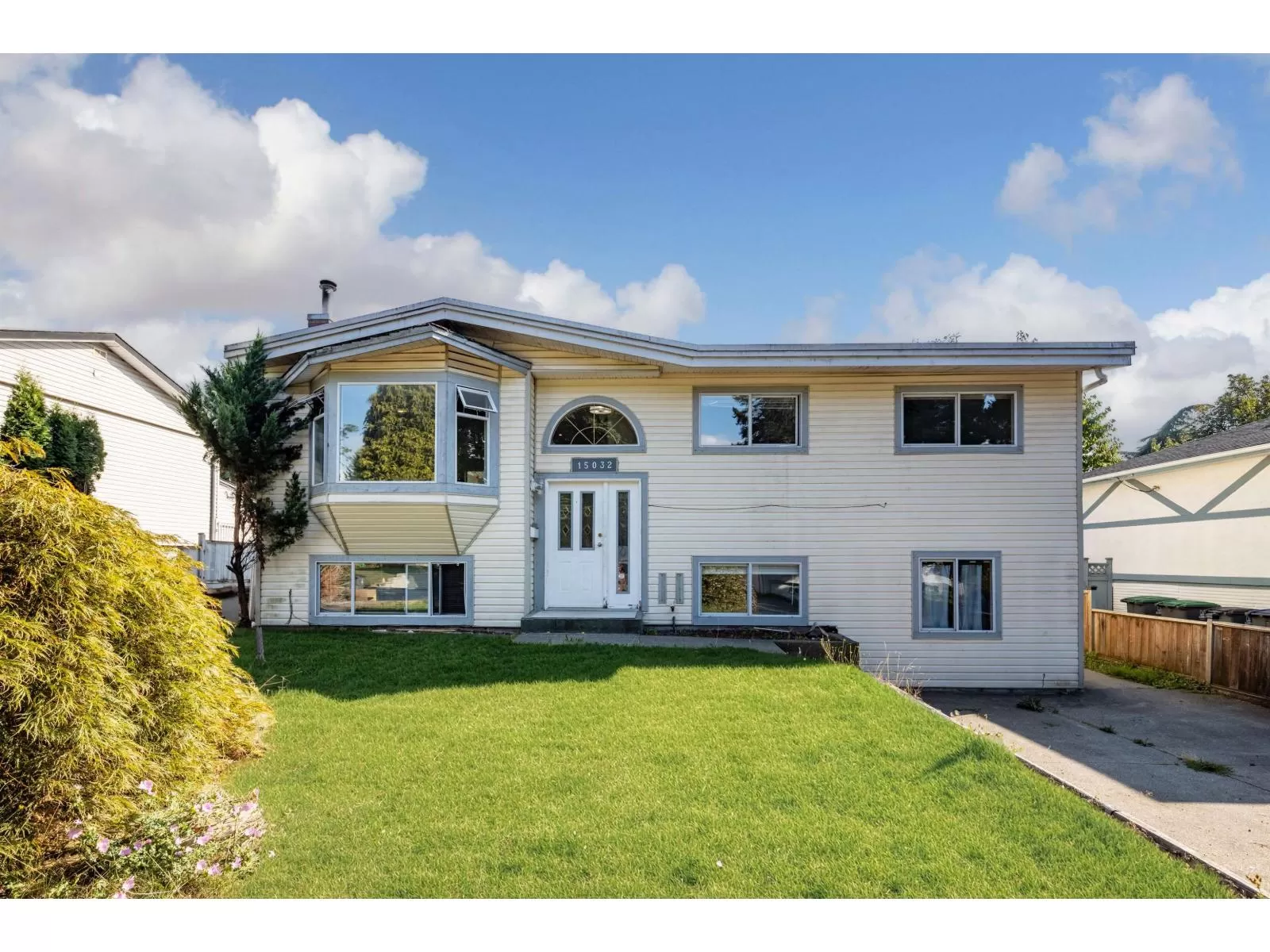 House for rent: 15032 Swallow Drive, Surrey, British Columbia V3R 4X2