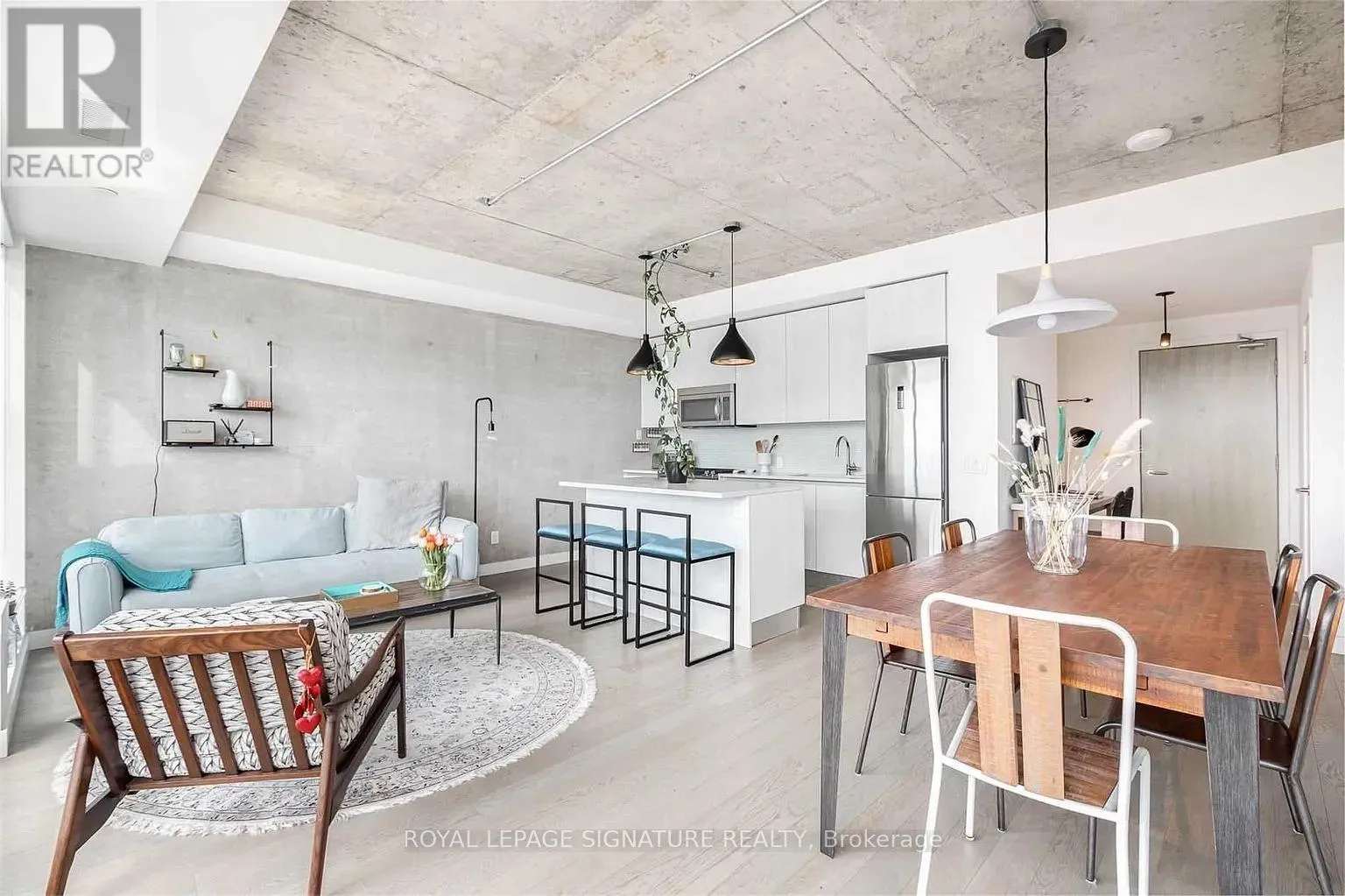 Apartment for rent: 1505 - 111 Bathurst Street, Toronto, Ontario M5V 0M9