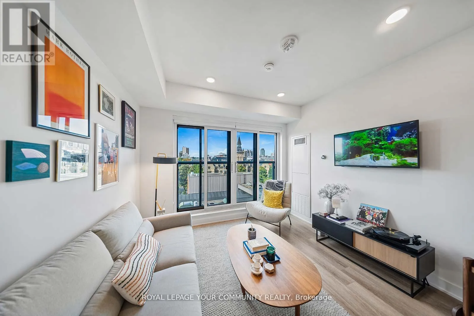 Apartment for rent: 1506 - 484 Spadina Avenue, Toronto, Ontario M5S 0E4