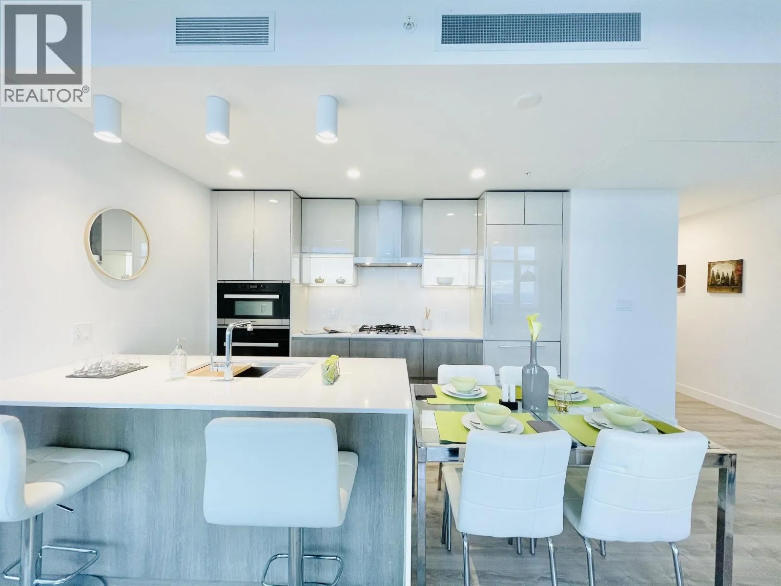 Apartment for rent: 1506 6511 Sussex Avenue, Burnaby, British Columbia V5H 0K5