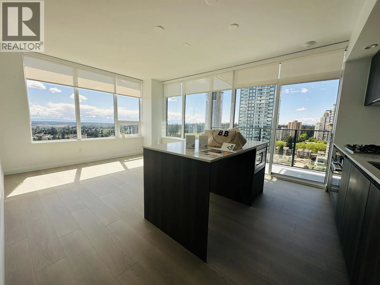 Apartment for rent: 1507 6537 Telford Avenue, Burnaby, British Columbia V5H 0K9