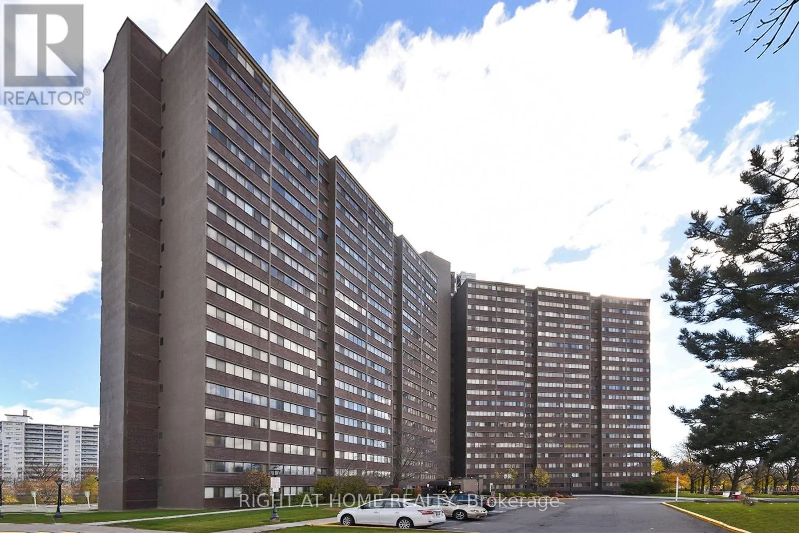 Apartment for rent: 1508 - 11 Wincott Drive, Toronto, Ontario M9R 2R9