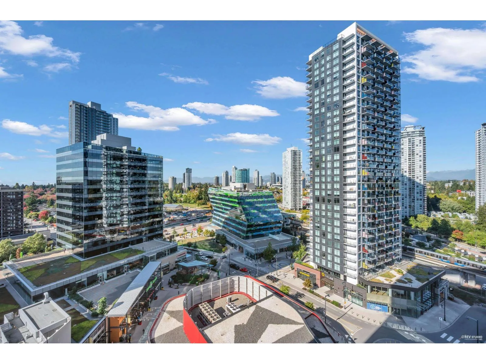 Apartment for rent: 1508 13655 Fraser Highway, Surrey, British Columbia V3T 0P8