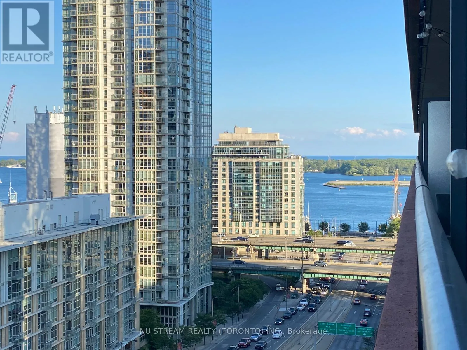 Apartment for rent: 1508 - 4 Spadina Avenue S, Toronto, Ontario M5V 3Y9