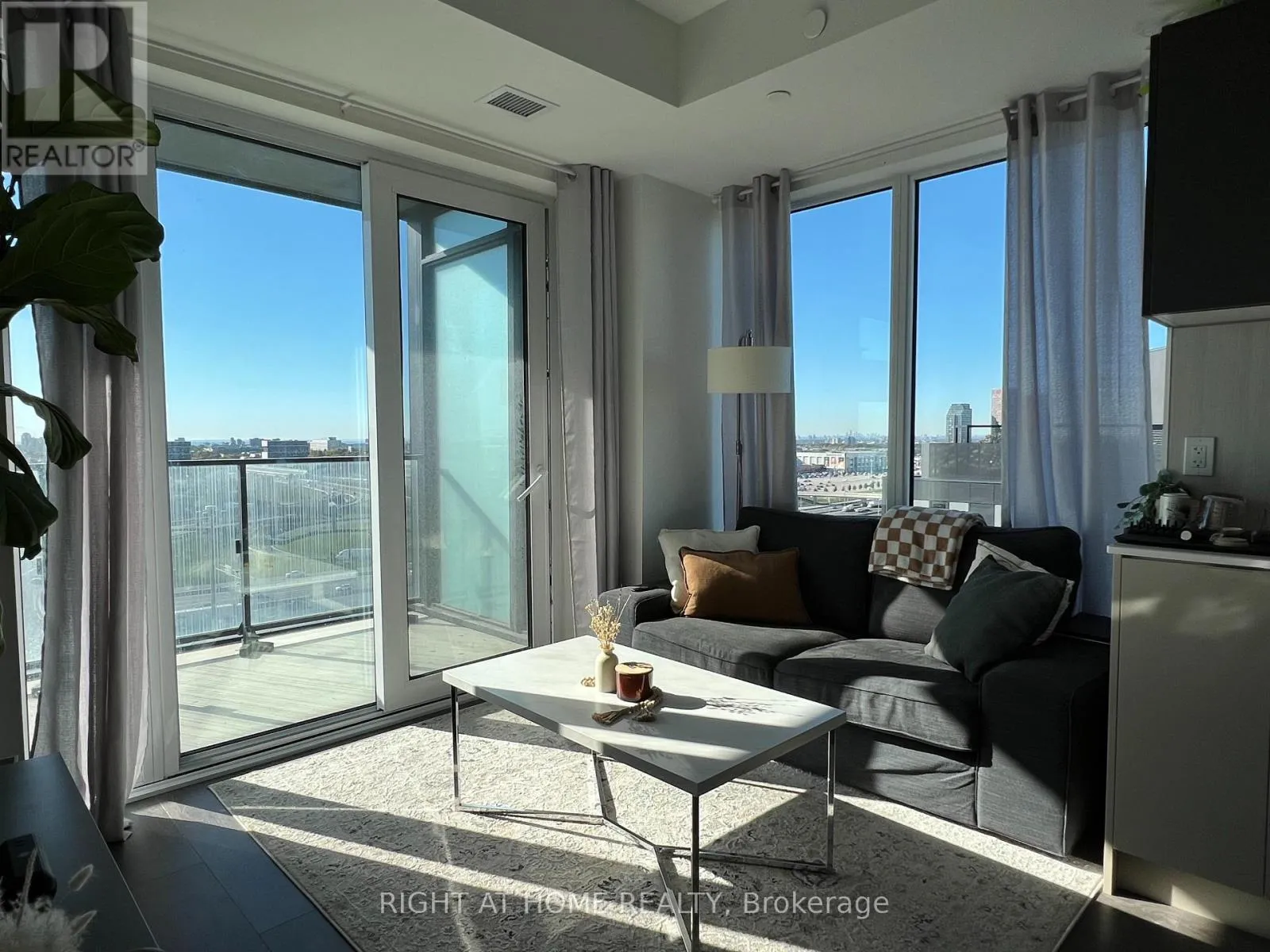 Apartment for rent: 1509 - 8 Tippett Road, Toronto, Ontario M3H 0E7