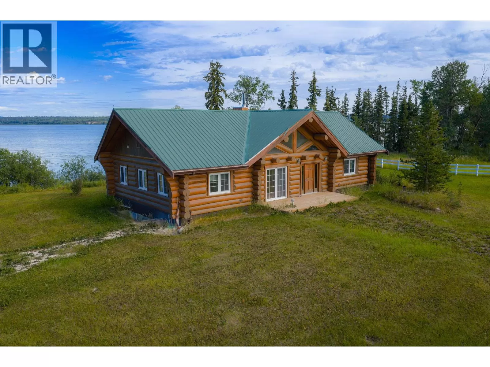 House for rent: 15092 Tachick Lake Road, Vanderhoof, British Columbia V0J 3A1