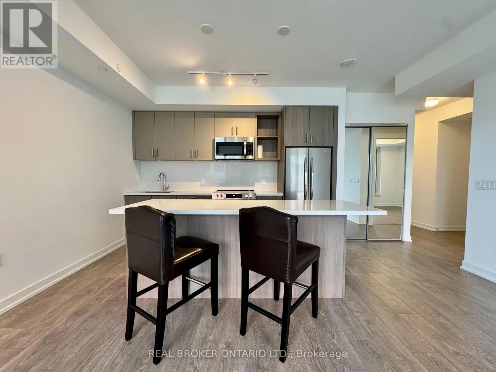 Apartment for rent: 151 - 333 Sunseeker Avenue, Innisfil, Ontario L9S 0J7